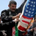 Iraniens brlant le drapeau US