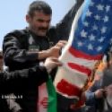 Iraniens brulant le drapeau des US