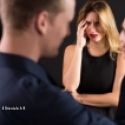 Une femme constate l'infidlit de son mari