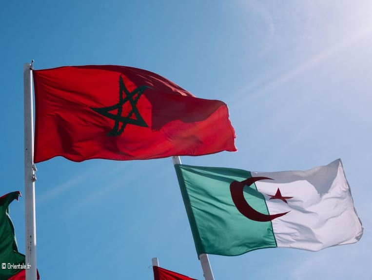 Drapeaux marocain et algrien