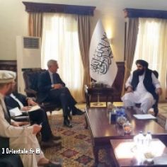 Le Ministre des Affaires étrangères afghan en réunion avec des politiques étrangers