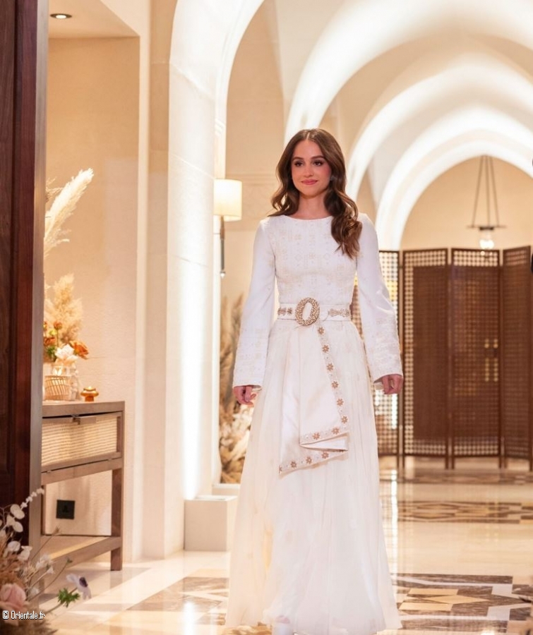 La princesse Iman portait une robe lgante pour la crmonie du henn