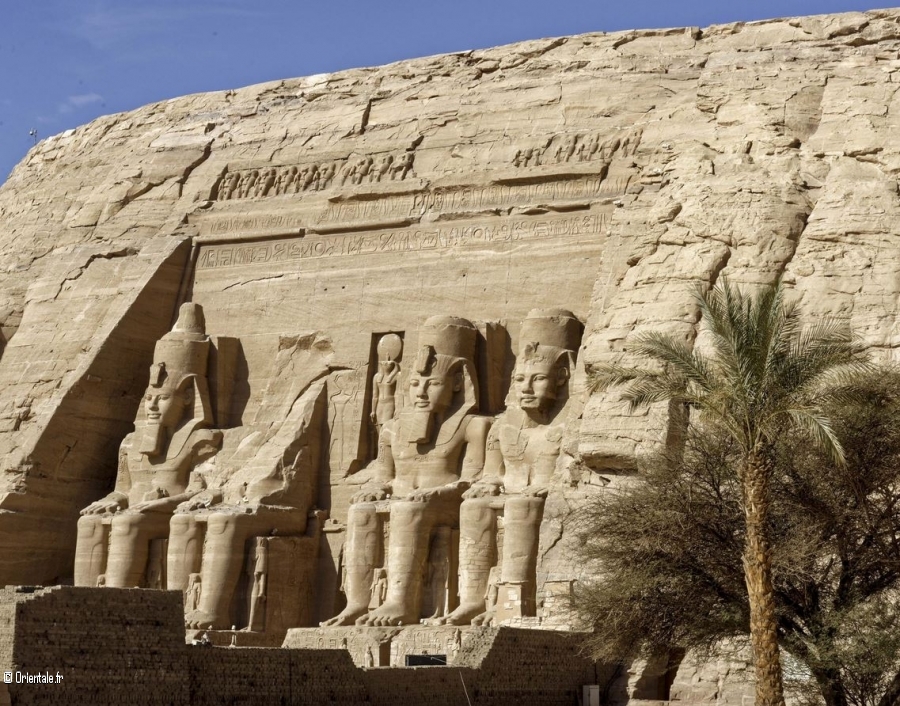 Extrieur du grand temple d'Abou Simbel  la gloire de Ramss II