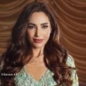 Abeer Nehme en robe vert clair